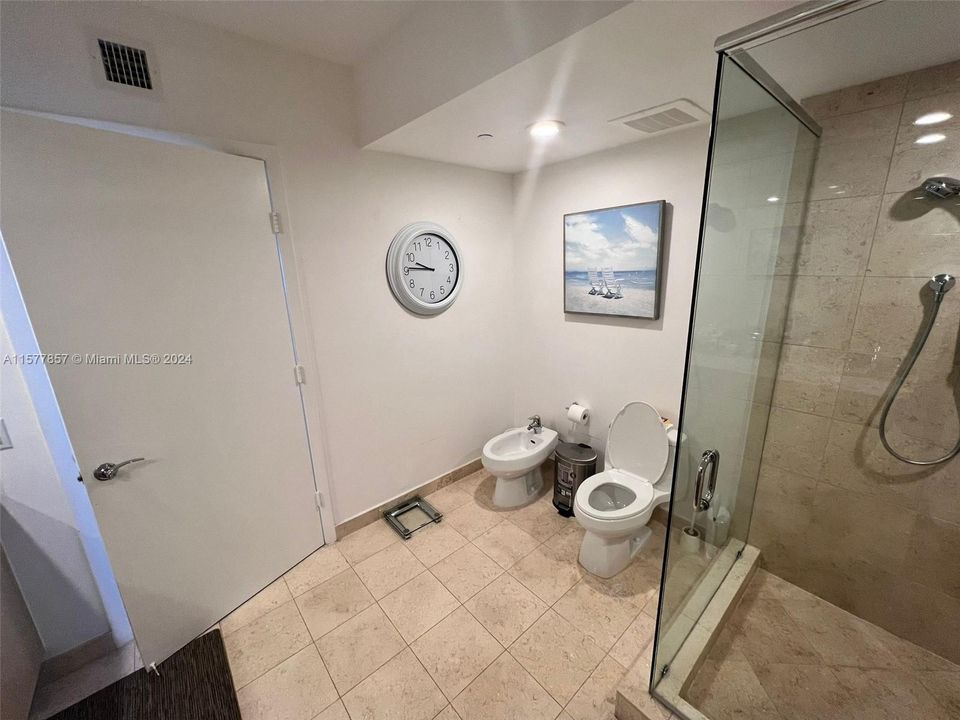 出租: $8,000 (2 贝兹, 2 浴室, 1458 平方英尺)