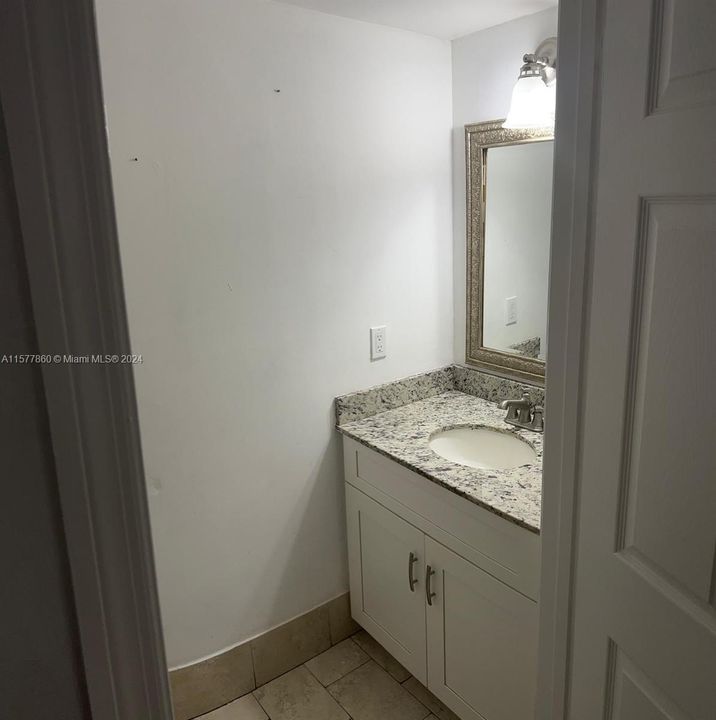 最近租的: $3,400 (3 贝兹, 2 浴室, 1449 平方英尺)