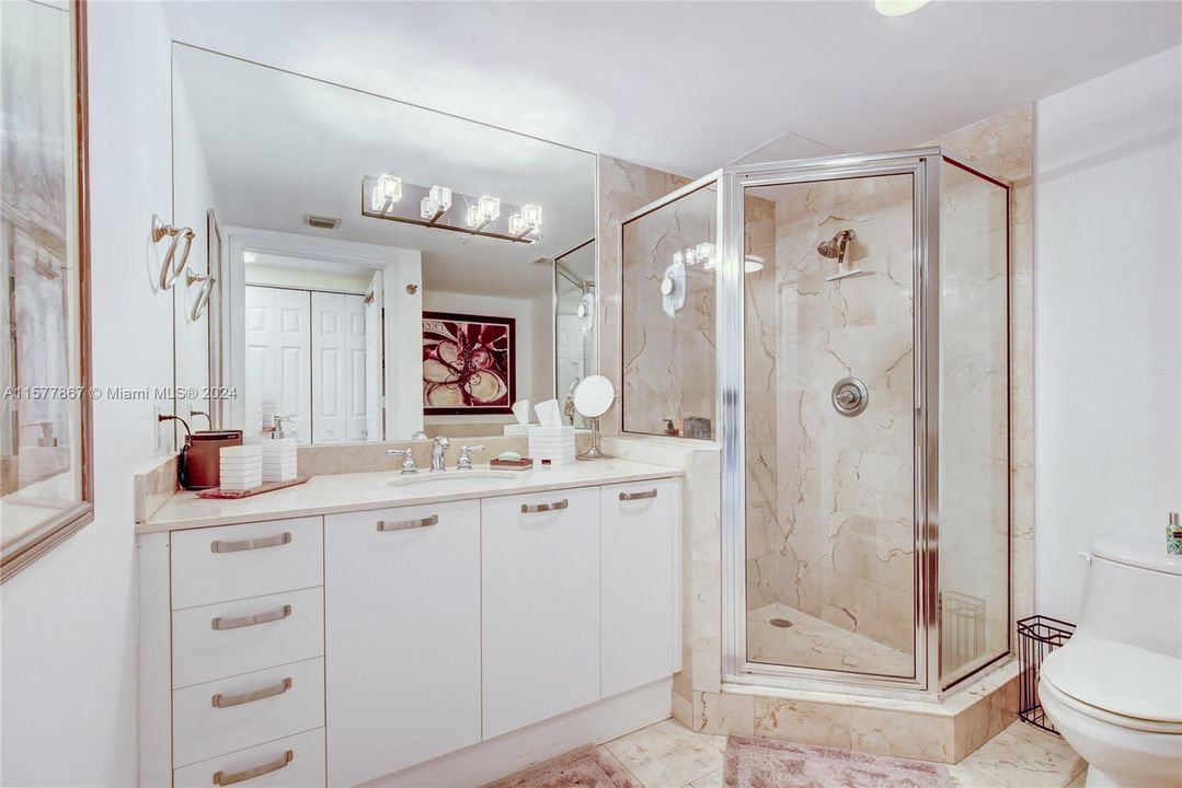待售: $640,000 (2 贝兹, 2 浴室, 1114 平方英尺)