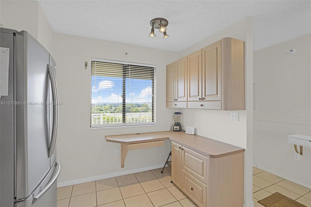 For Sale: $325,000 (2 beds, 2 baths, 1190 Square Feet)