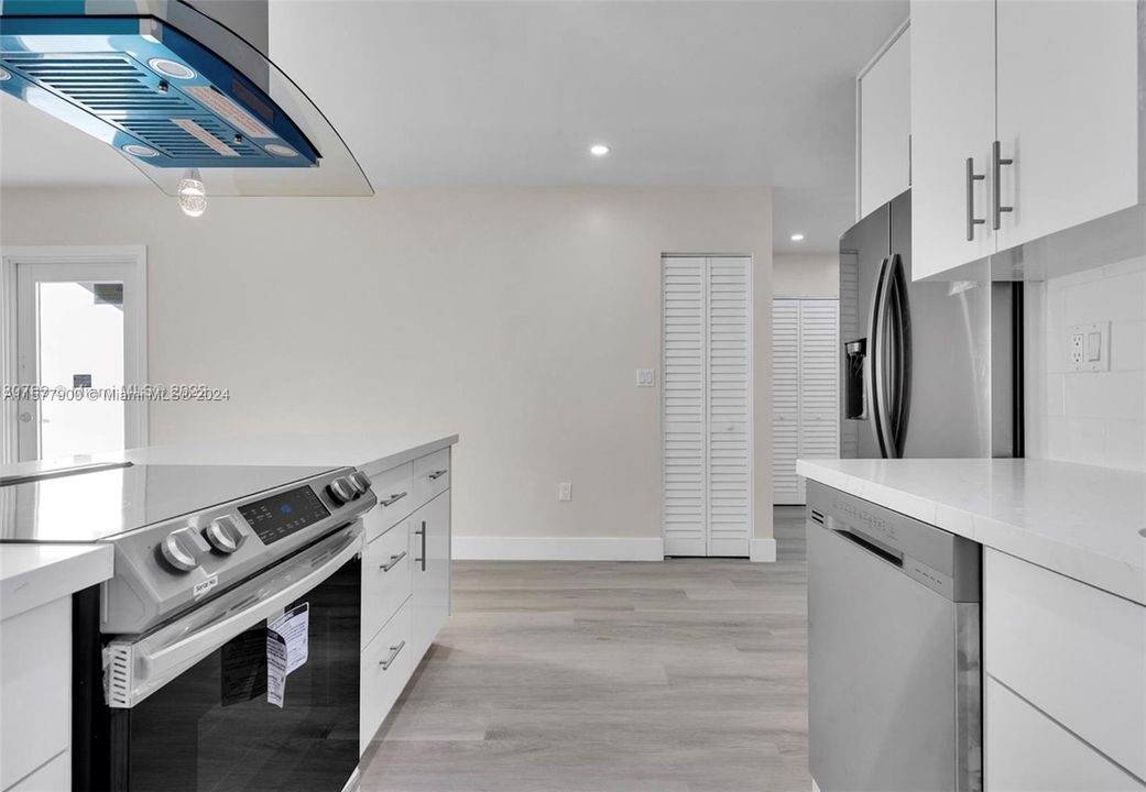 Recently Rented: $3,500 (3 beds, 2 baths, 1125 Square Feet)