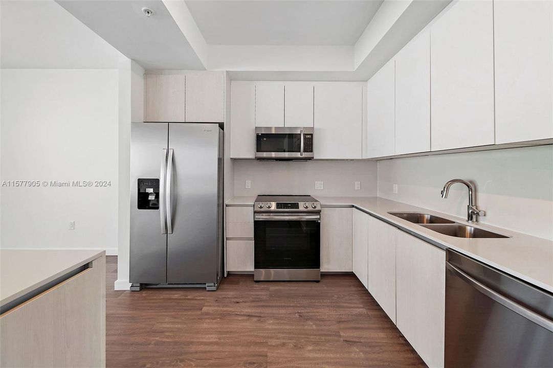For Rent: $4,238 (1 beds, 1 baths, 1016 Square Feet)