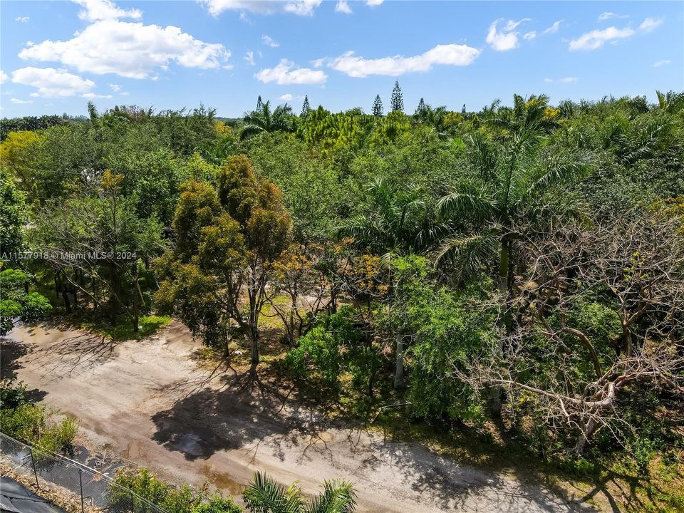 For Sale: $399,999 (0.90 acres)
