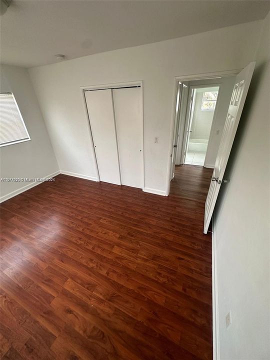 For Rent: $2,800 (3 beds, 1 baths, 1041 Square Feet)