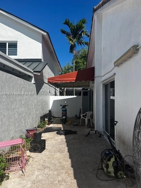 Recently Sold: $590,000 (3 beds, 2 baths, 1634 Square Feet)