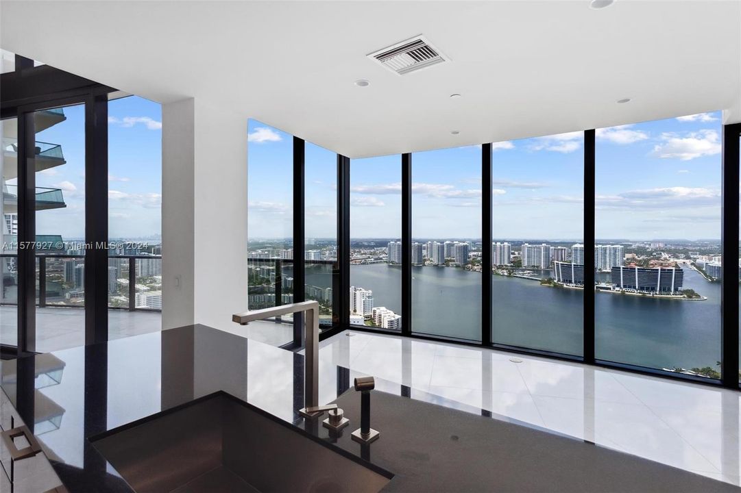 For Sale: $4,800,000 (3 beds, 4 baths, 3130 Square Feet)