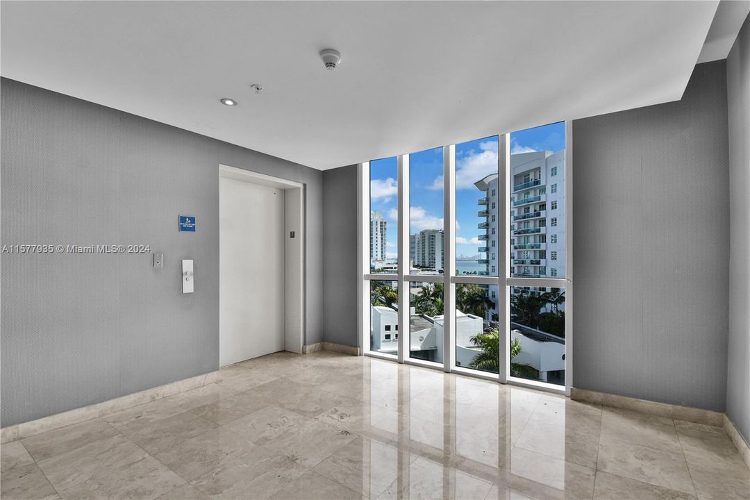For Sale: $575,000 (2 beds, 2 baths, 1251 Square Feet)