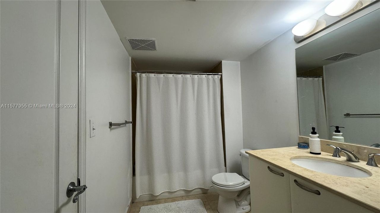 For Sale: $475,000 (1 beds, 1 baths, 791 Square Feet)