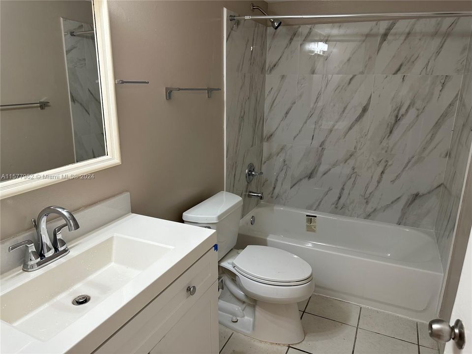 Active With Contract: $2,100 (2 beds, 2 baths, 912 Square Feet)