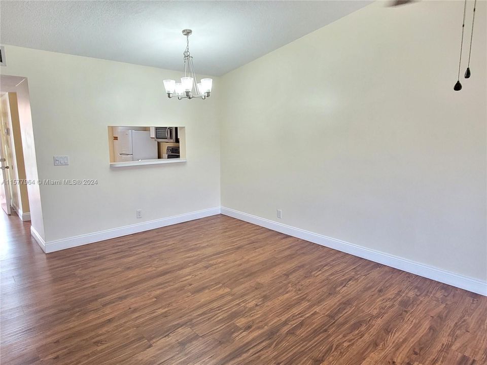 For Rent: $1,600 (1 beds, 1 baths, 750 Square Feet)