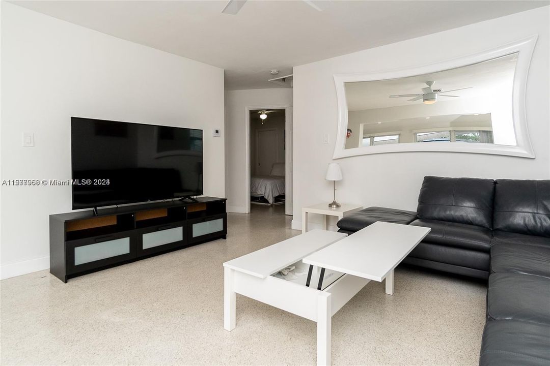 Recently Sold: $895,000 (0 beds, 0 baths, 1895 Square Feet)