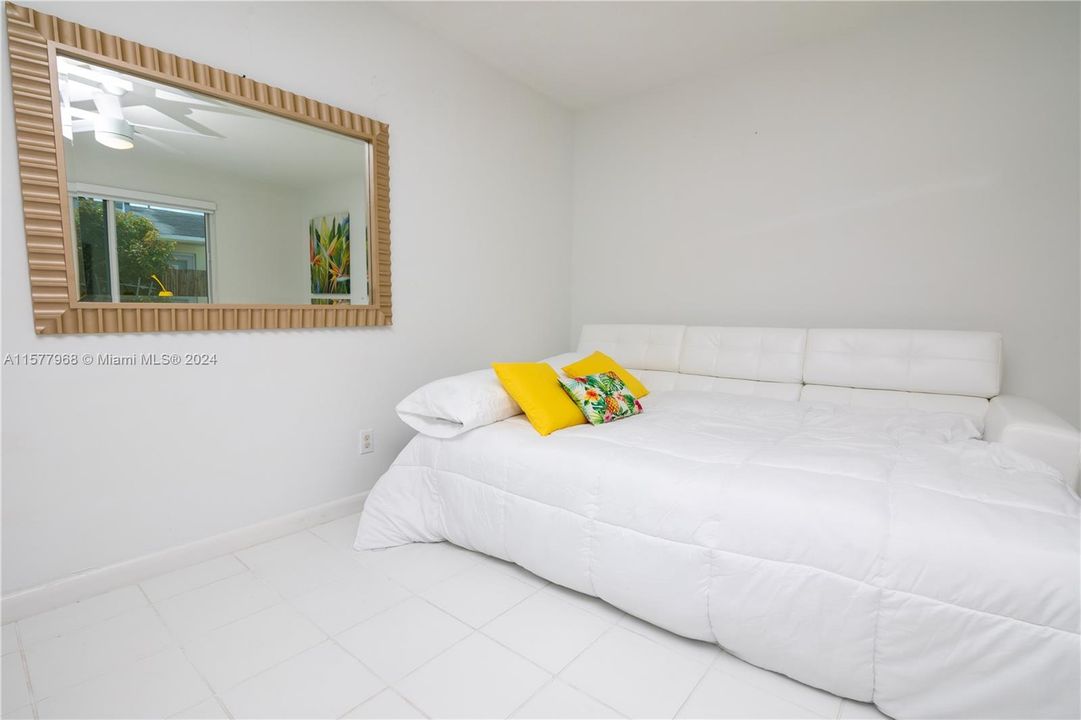 Recently Sold: $895,000 (0 beds, 0 baths, 1895 Square Feet)