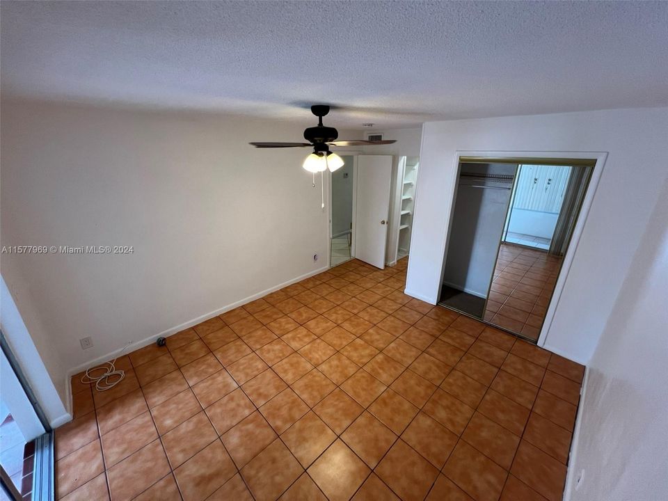 For Rent: $1,800 (1 beds, 1 baths, 770 Square Feet)