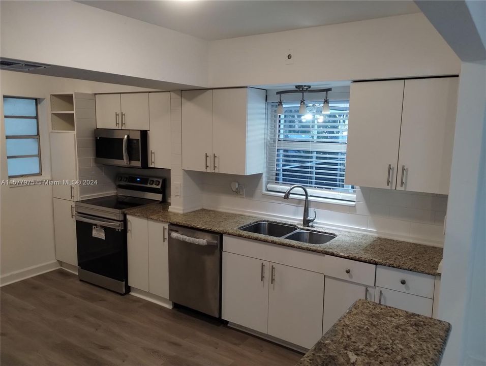 For Rent: $4,500 (3 beds, 2 baths, 1235 Square Feet)