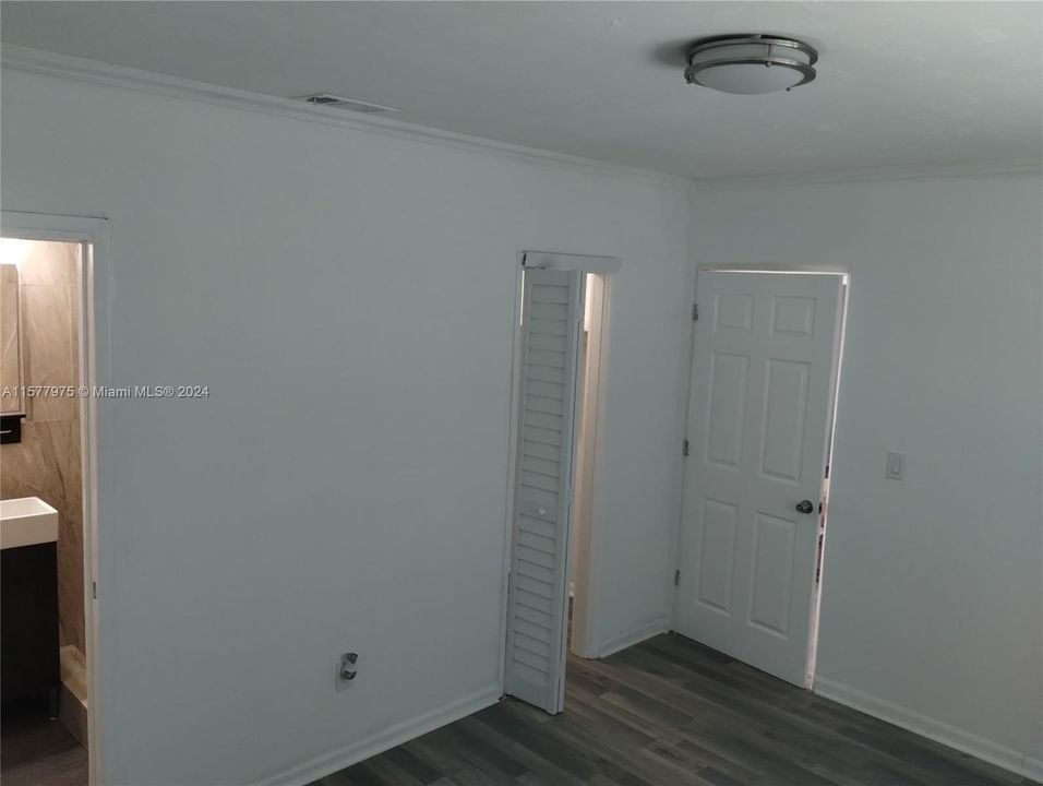 For Rent: $4,500 (3 beds, 2 baths, 1235 Square Feet)
