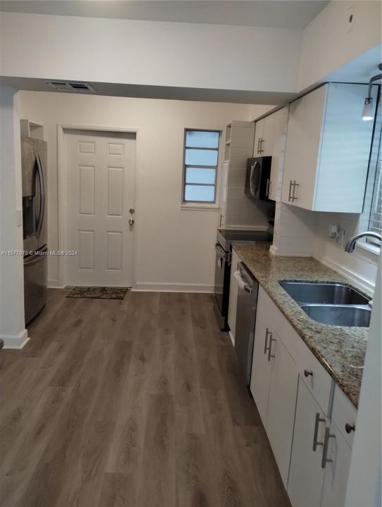 For Rent: $4,500 (3 beds, 2 baths, 1235 Square Feet)