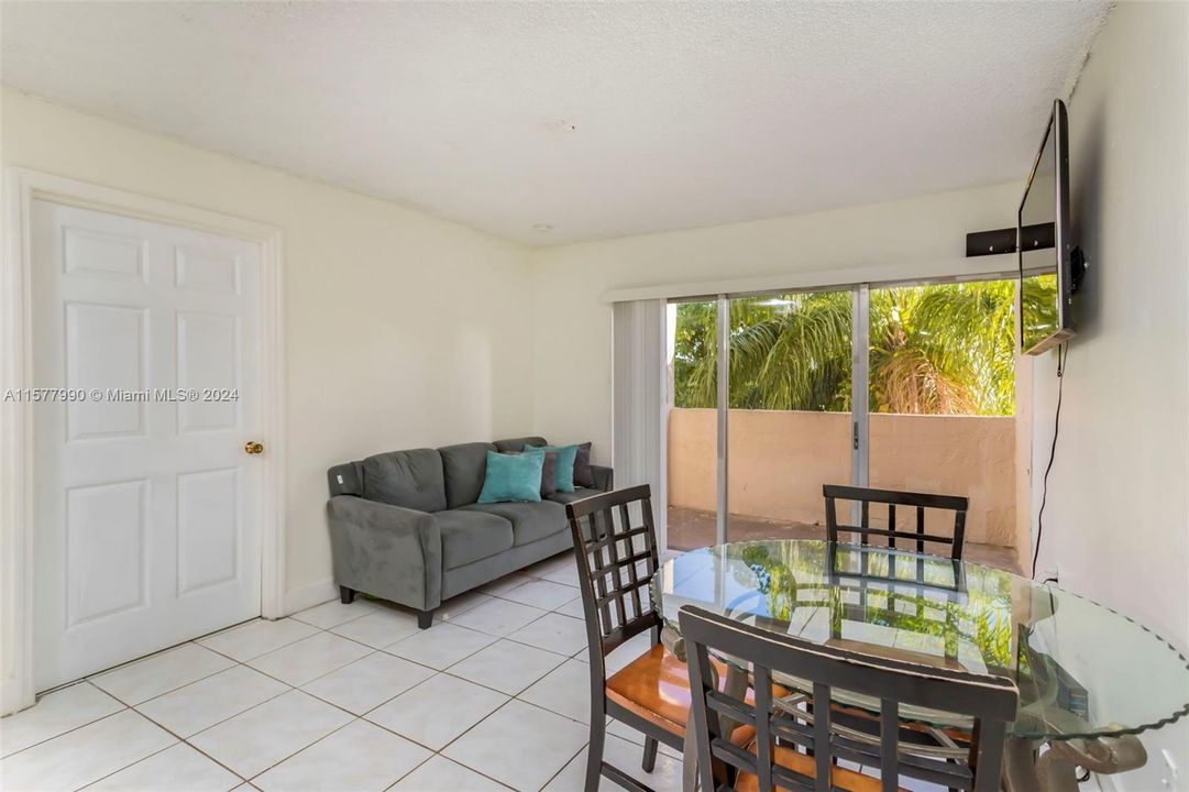For Sale: $330,000 (3 beds, 2 baths, 1220 Square Feet)