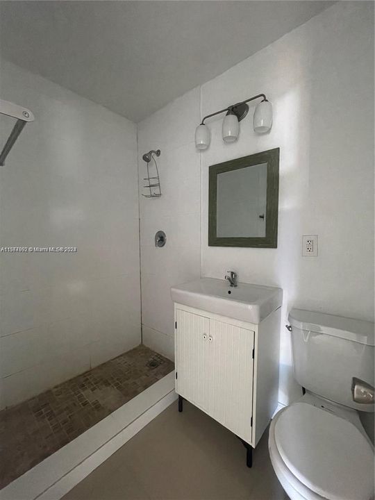 出租: $1,650 (0 贝兹, 1 浴室, 475 平方英尺)