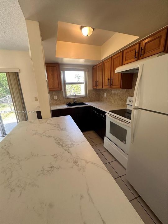 Recently Rented: $2,150 (2 beds, 1 baths, 3013 Square Feet)