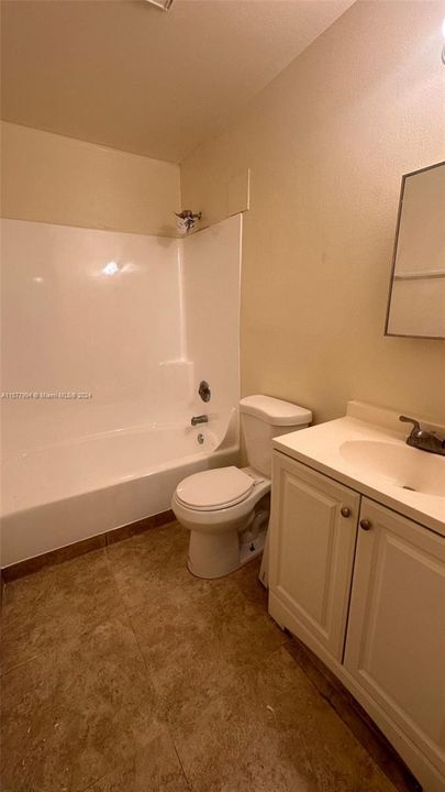 Recently Rented: $2,150 (2 beds, 1 baths, 3013 Square Feet)