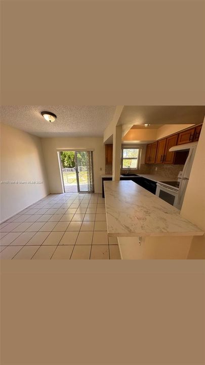 Recently Rented: $2,150 (2 beds, 1 baths, 3013 Square Feet)