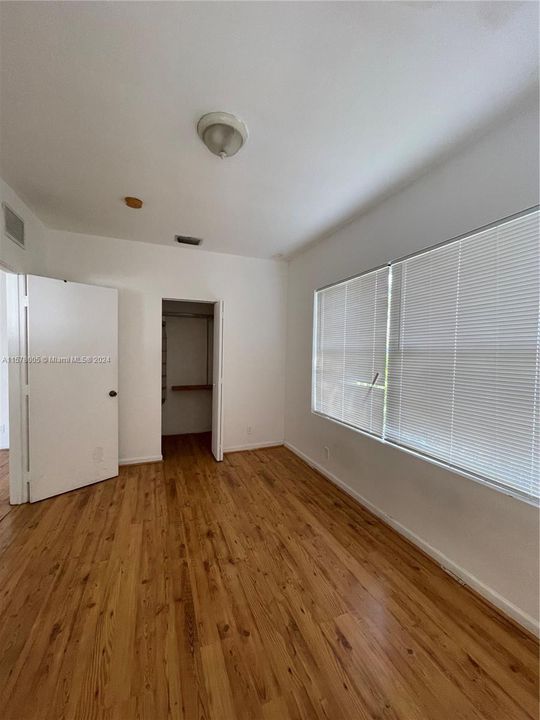 For Rent: $2,100 (2 beds, 1 baths, 810 Square Feet)