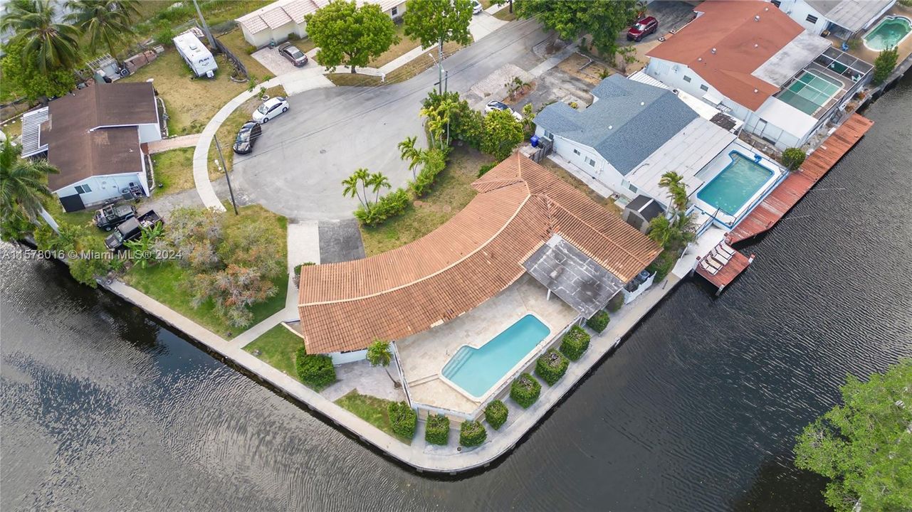 Welcome home to 220 feet of waterfront