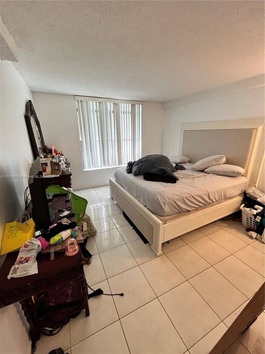 For Sale: $141,950 (1 beds, 1 baths, 800 Square Feet)