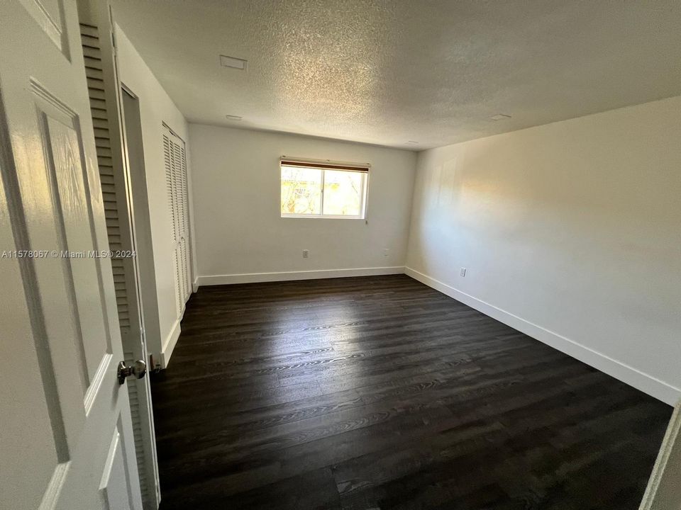 Active With Contract: $288,000 (2 beds, 1 baths, 1130 Square Feet)