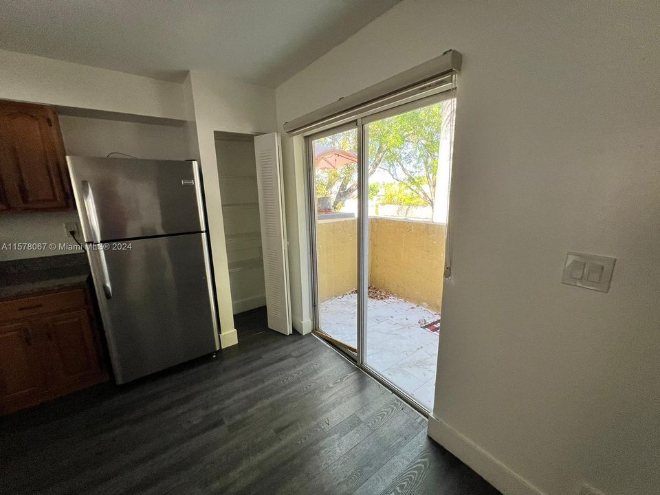 For Sale: $288,000 (2 beds, 1 baths, 1130 Square Feet)