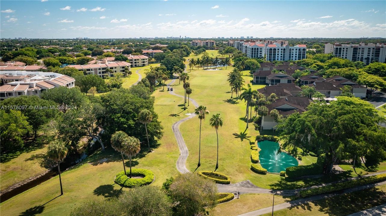 最近售出: $450,000 (2 贝兹, 2 浴室, 1373 平方英尺)