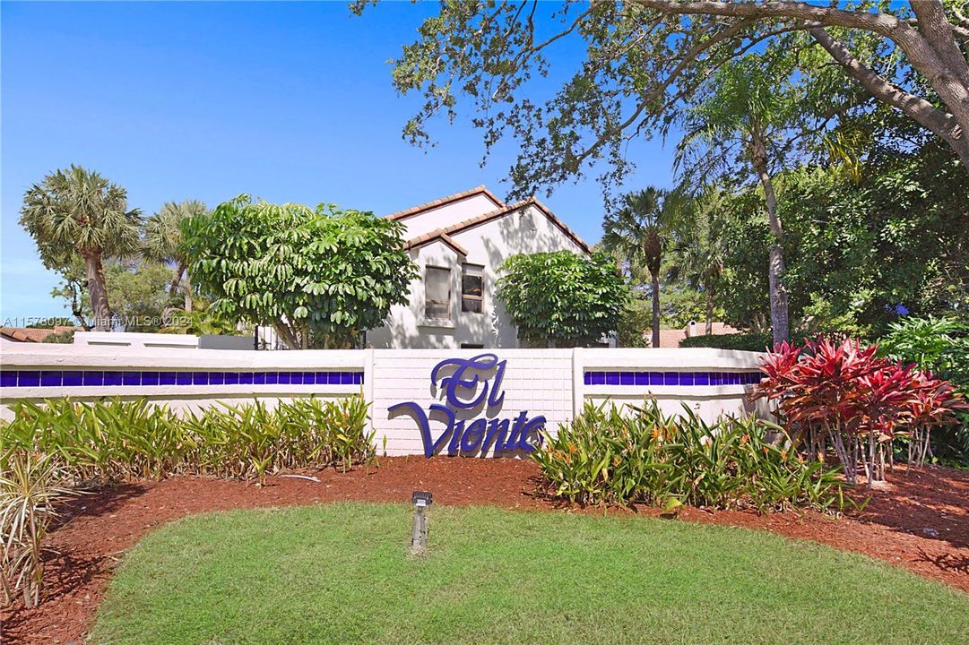 最近售出: $450,000 (2 贝兹, 2 浴室, 1373 平方英尺)