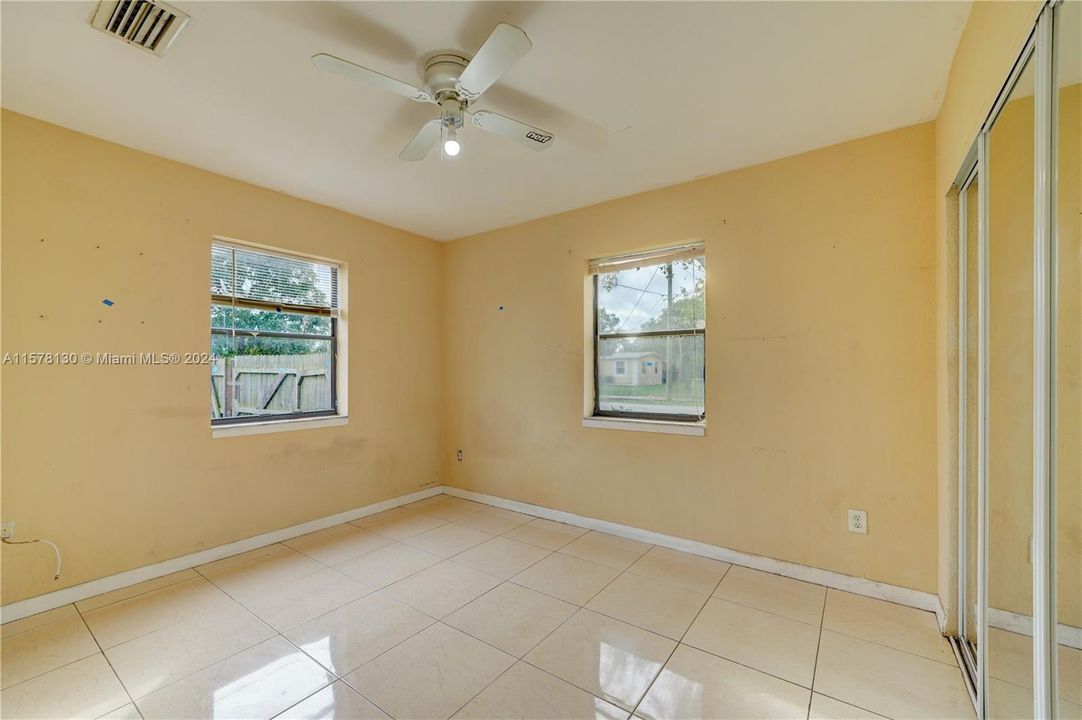 For Sale: $379,900 (3 beds, 2 baths, 1292 Square Feet)