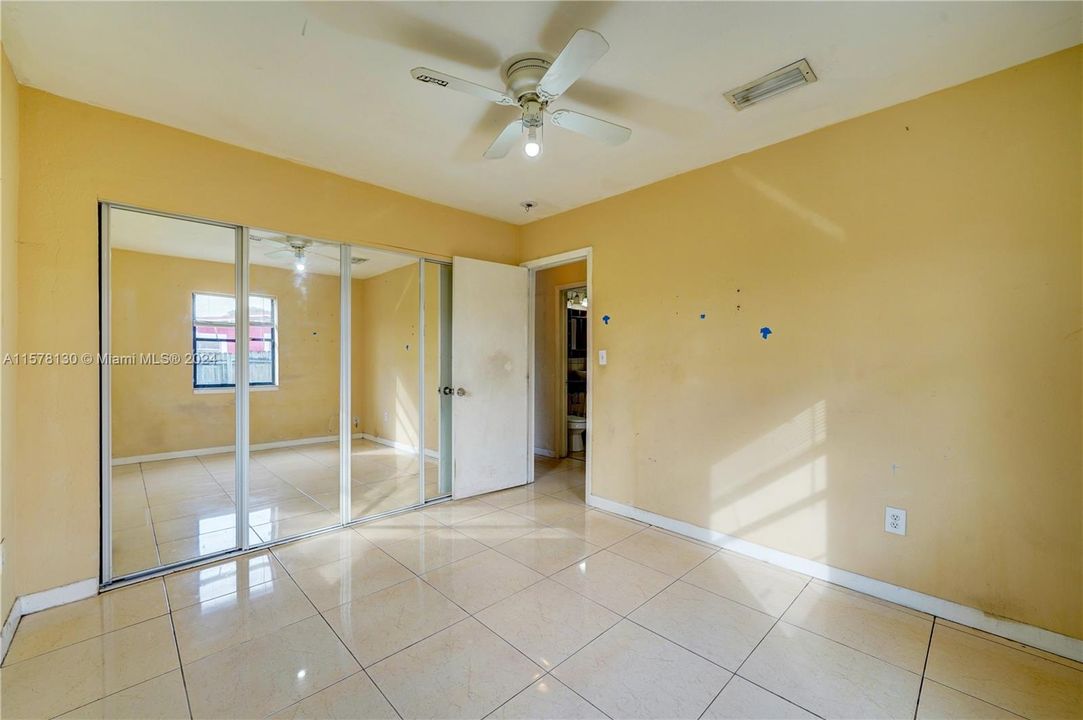 For Sale: $379,900 (3 beds, 2 baths, 1292 Square Feet)