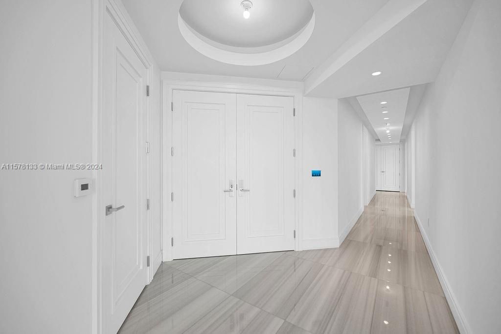 Недавно продано: $13,990,000 (4 спален, 6 ванн, 4751 Квадратных фут)