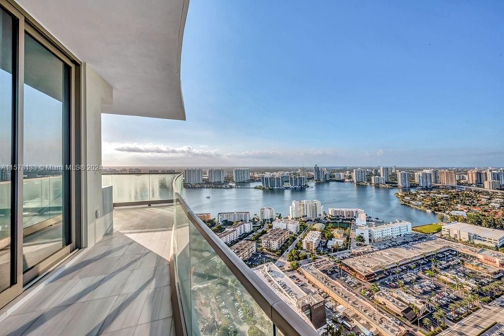 For Sale: $13,990,000 (4 beds, 6 baths, 4751 Square Feet)