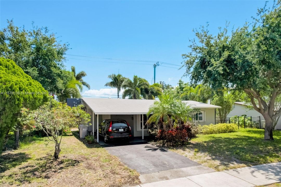 Recently Sold: $325,000 (2 beds, 1 baths, 1184 Square Feet)