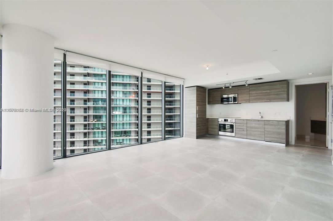 Active With Contract: $4,000 (1 beds, 1 baths, 706 Square Feet)