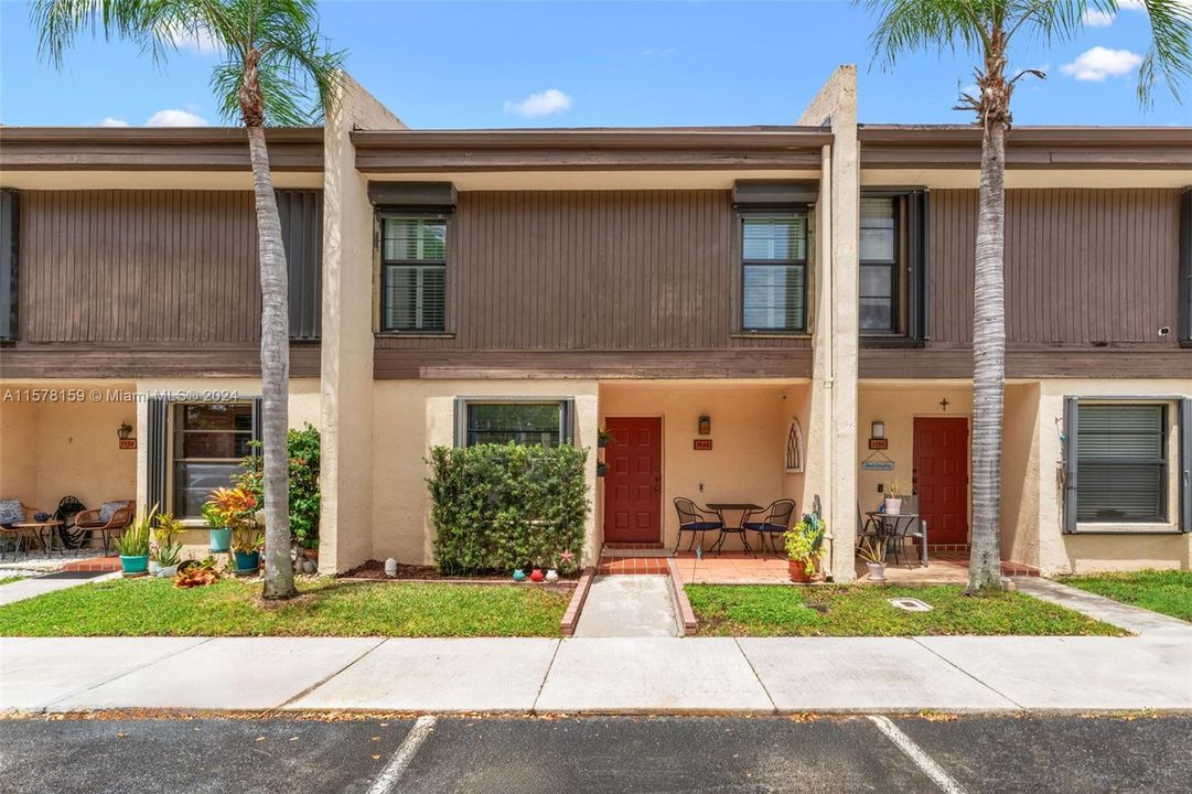 For Sale: $395,000 (3 beds, 2 baths, 1472 Square Feet)