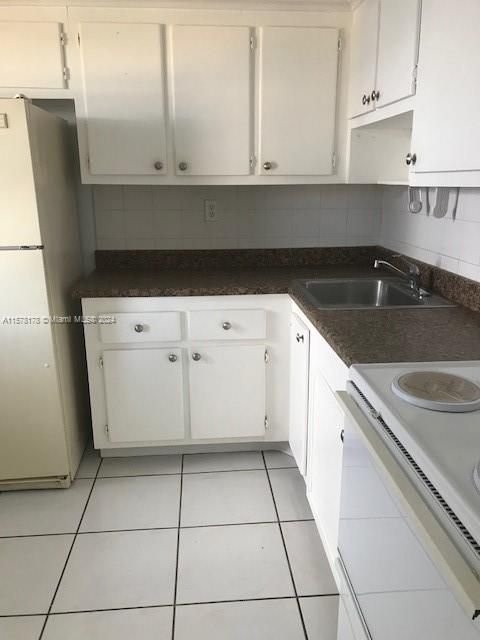 Recently Rented: $1,900 (1 beds, 1 baths, 676 Square Feet)