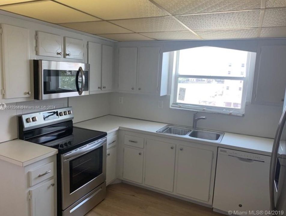 For Rent: $3,900 (2 beds, 2 baths, 1485 Square Feet)