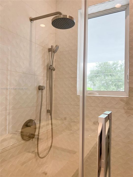 待售: $1,595,000 (3 贝兹, 2 浴室, 1806 平方英尺)