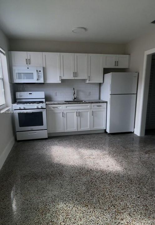 For Rent: $1,800 (1 beds, 1 baths, 520 Square Feet)