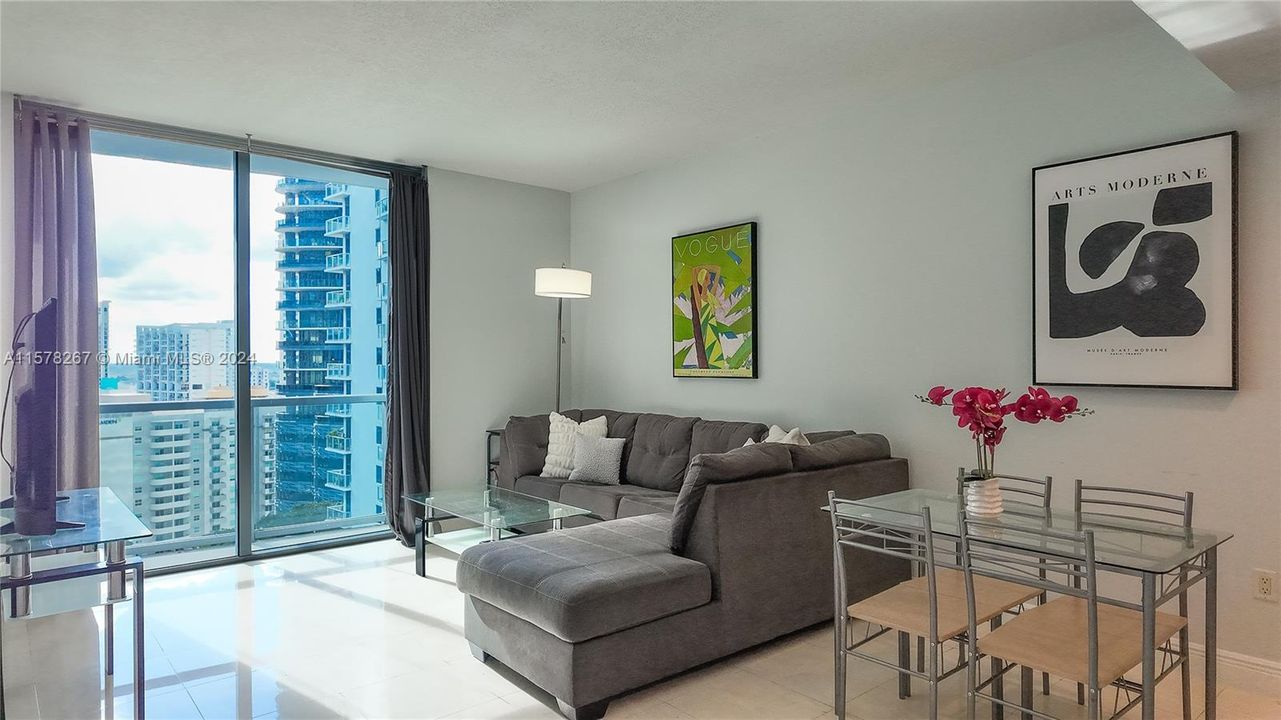 For Sale: $615,000 (2 beds, 2 baths, 1088 Square Feet)