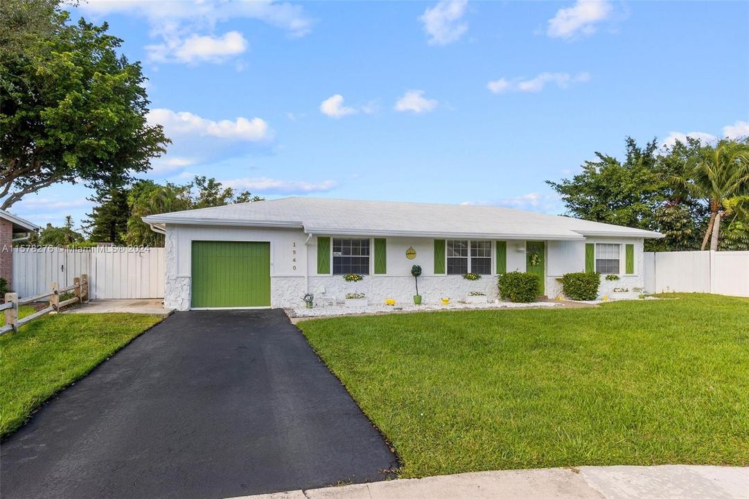 Active With Contract: $3,995 (4 beds, 2 baths, 1785 Square Feet)