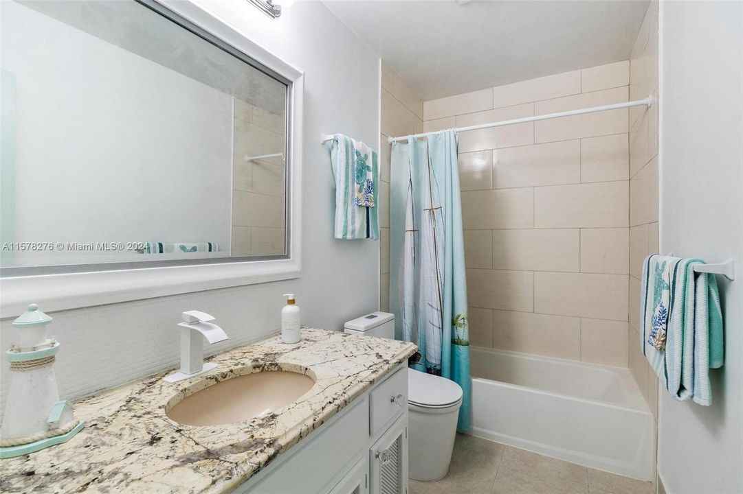 Active With Contract: $3,995 (4 beds, 2 baths, 1785 Square Feet)