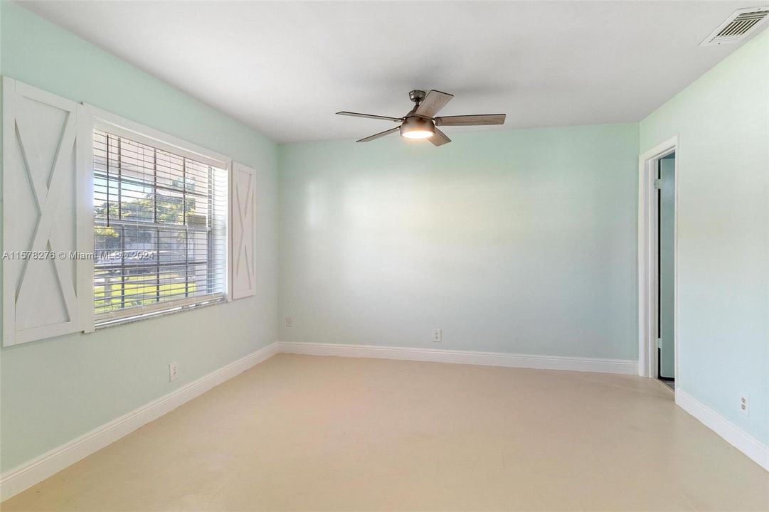 Active With Contract: $3,995 (4 beds, 2 baths, 1785 Square Feet)