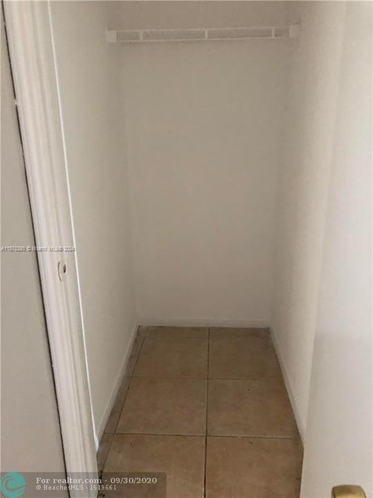 For Rent: $2,400 (2 beds, 2 baths, 1241 Square Feet)