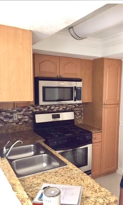 Недавно арендовано: $2,250 (2 спален, 1 ванн, 648 Квадратных фут)