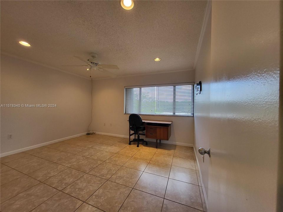 For Sale: $346,000 (2 beds, 2 baths, 1147 Square Feet)
